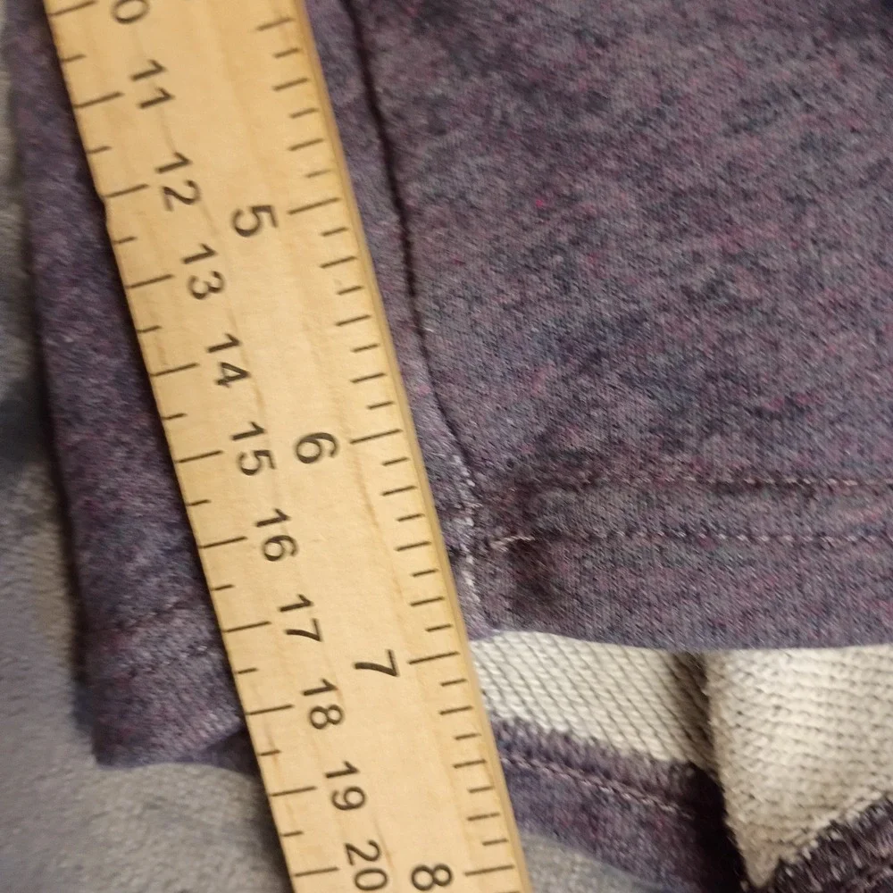 Nike Sportswear Shorts Boys XL Purple Heathered Fleece Logo Athletic Casual